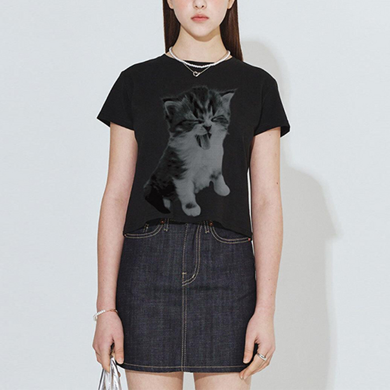 hongfeng designs cat t shirts for women with unique halftone kitten patterns.